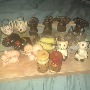 9 sets of vintage Salt and pepper set